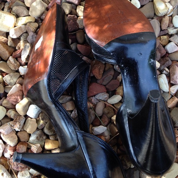Stuart Weitzman Black Leather Heels - Picture 4 of 4