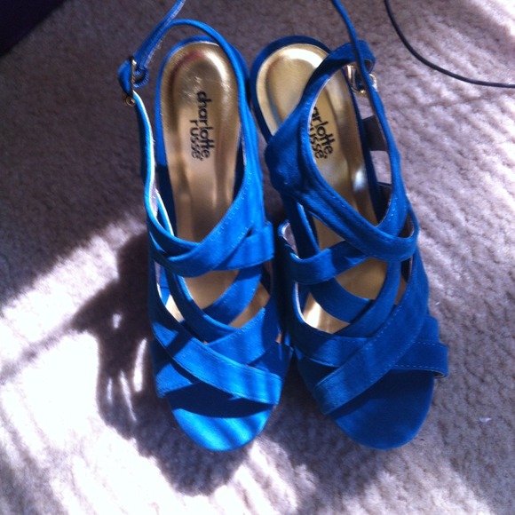 👏SOLD on eBay🎉 Teal Suede Wedges