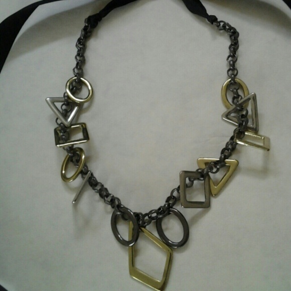 Jewelry - 🎉🎉Host Pick 🎉🎉 Statement Piece necklace