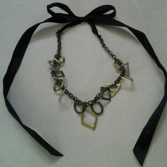 🎉🎉Host Pick 🎉🎉 Statement Piece necklace - Picture 2 of 2