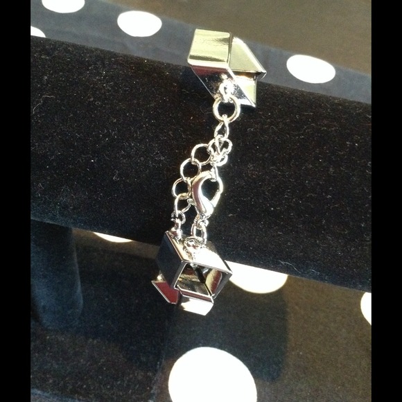 Bracelet SOLD - Picture 2 of 3