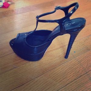 Gorgeous black python heels