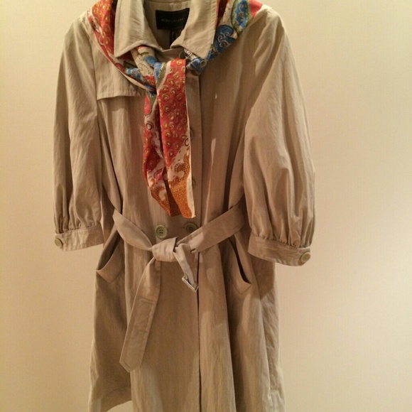 BCBGMAXAZRIA KHAKI RAINCOAT - Picture 3 of 4