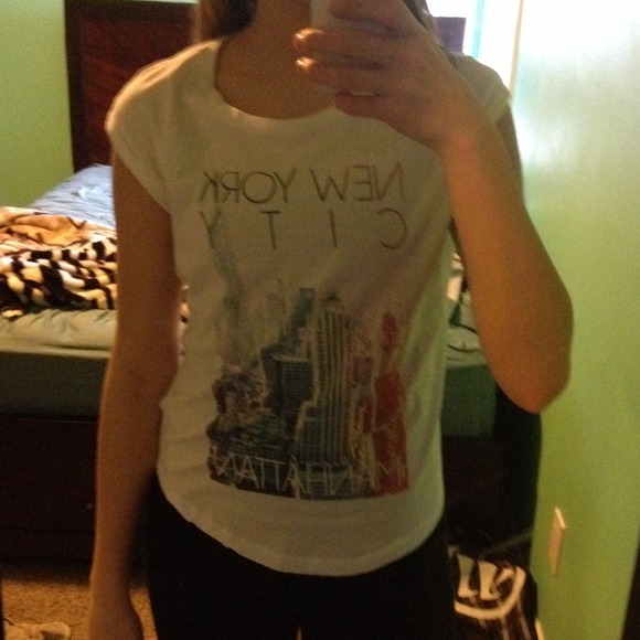 CottonOn: New York City Tee - Picture 3 of 4