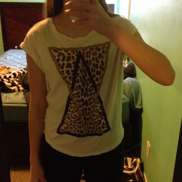 CottonOn: 2 Triangle Cheetah Tee - Picture 3 of 4
