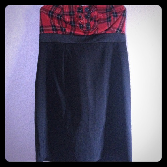 🎉Flash Sale🎉 Red Chek & Black dress