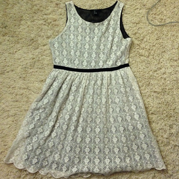 👗❤️ - Picture 1 of 3