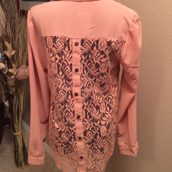 JUST REDUCED!! NWT M salmon blouse.
