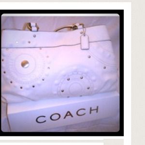 Trade white coach for the 4 fobs and rings