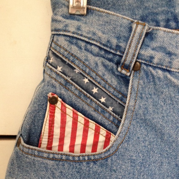 🚫SOLD Vintage high waisted jean shorts - Picture 3 of 4