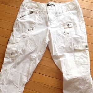 Apt 9 white capris