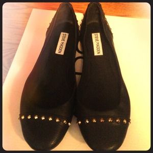 Black and gold Steve Madden flats