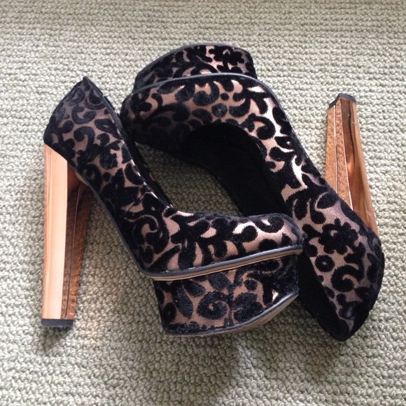 Topshop copper rosegold damask platform pump heel