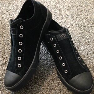 Brand new Ugg sneakers . Sz 10