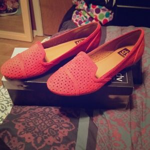 HOT CORAL FLATS❤️