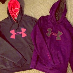 Women's sport UnderArmour Fleece hoodie big logo.
