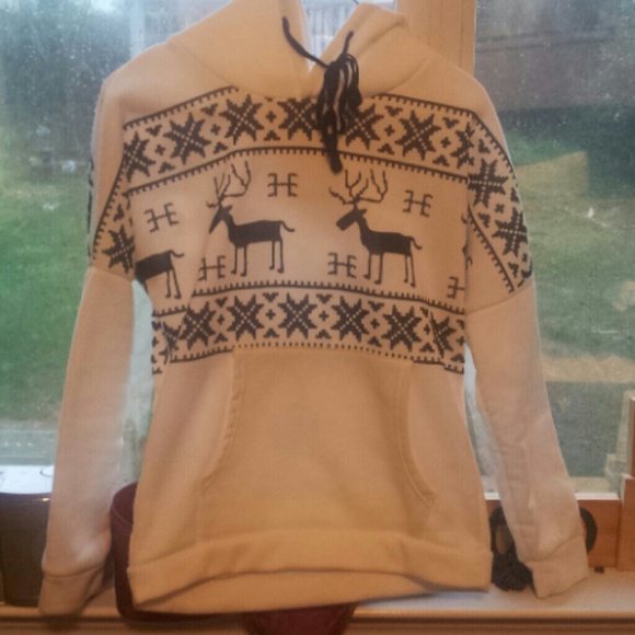 White reindeer sweater - Picture 2 of 2
