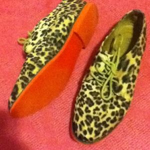 Leopard print oxfords