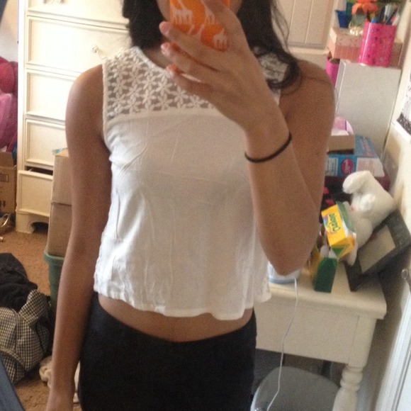 H&M Tops - H&M Crop Top H&M Tops - H&M Crop Top