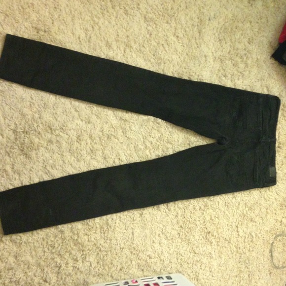 Too small - Picture 3 of 4