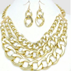 Statement necklace