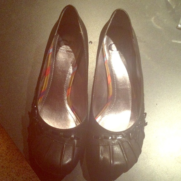 Gianni Bini black kitten heel