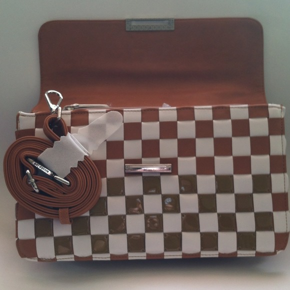 Nicole Lee Trinity Mod Handbag - Picture 4 of 4