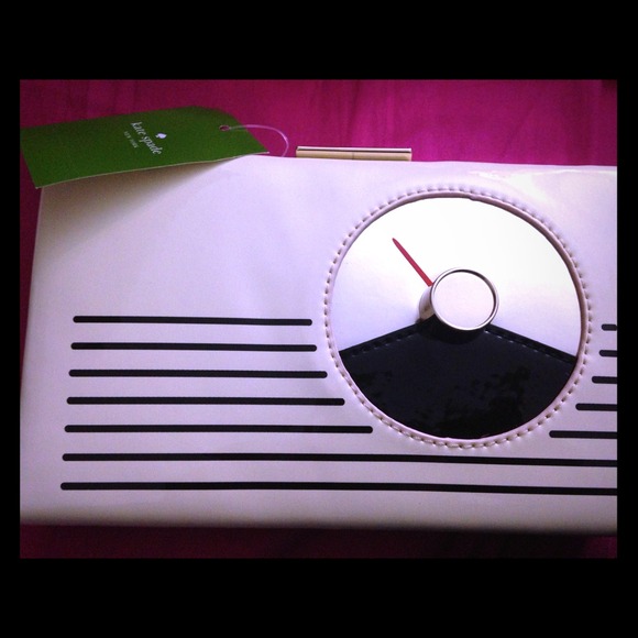 ⛔GAVE TO SISTER⛔Kate spade radio Samira clutch