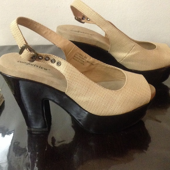 Shoes - Picture 2 of 4