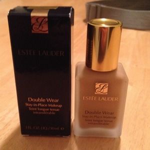 🎈REDUCED🎈Estée Lauder double wear make up