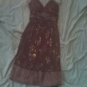 Very cute dress. can bundle with other taboo dress