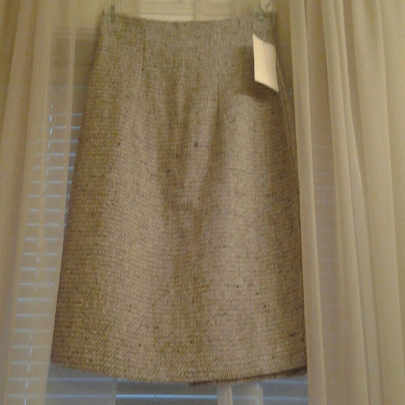 Skirt - Picture 3 of 4