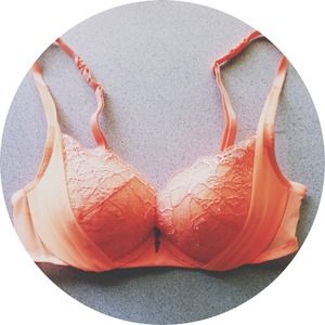 🚫SOLD🚫 VS Padded Coral colored bra