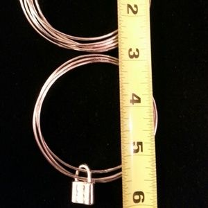 Looks like TF Triple Bangle + 7 bonus bangles