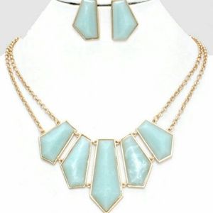 Statement necklace