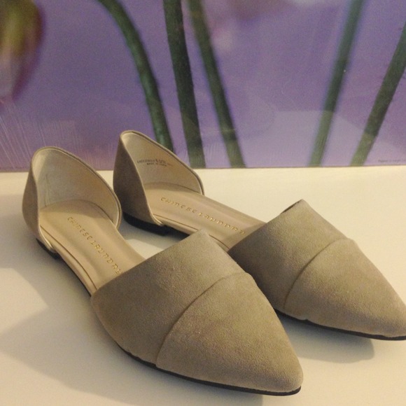 Chinese Laundry Beige Flats