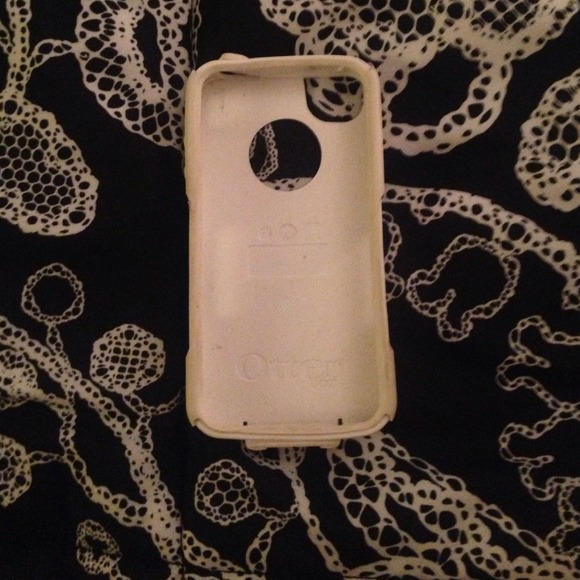 White silicone piece for an otter box. iPhone 4.