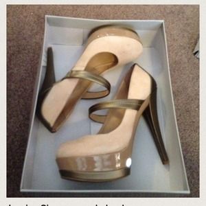 Cream Jessica Simpson heels