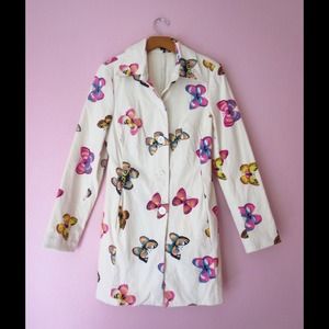 Butterfly trench coach