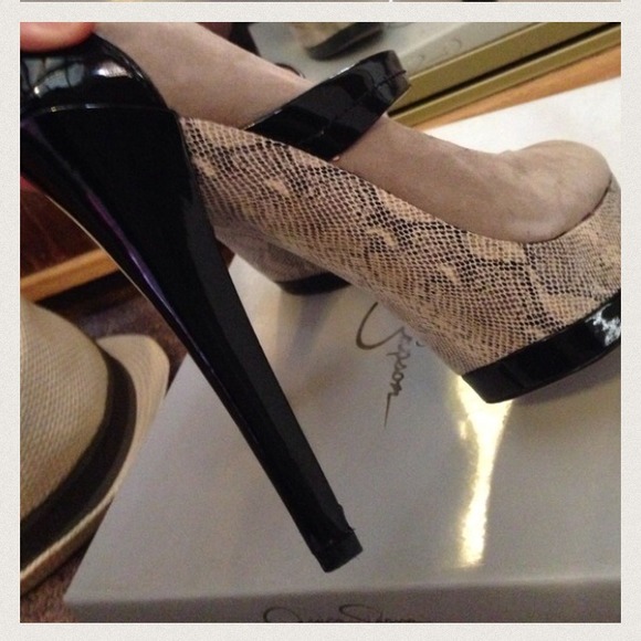 Bundle Jessica Simpson shoes with print/w prmplum