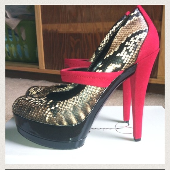Red skin Jessica Simpson heels