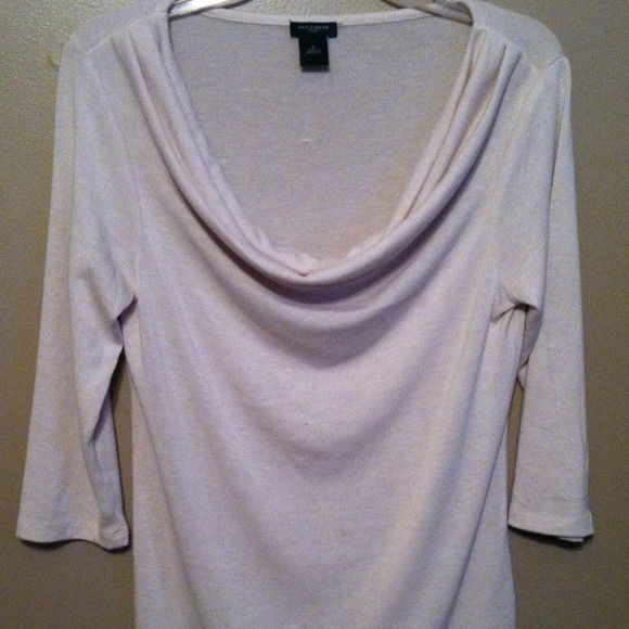 Oatmeal 3/4 sleeve sweater with cowl front . - Picture 1 of 3