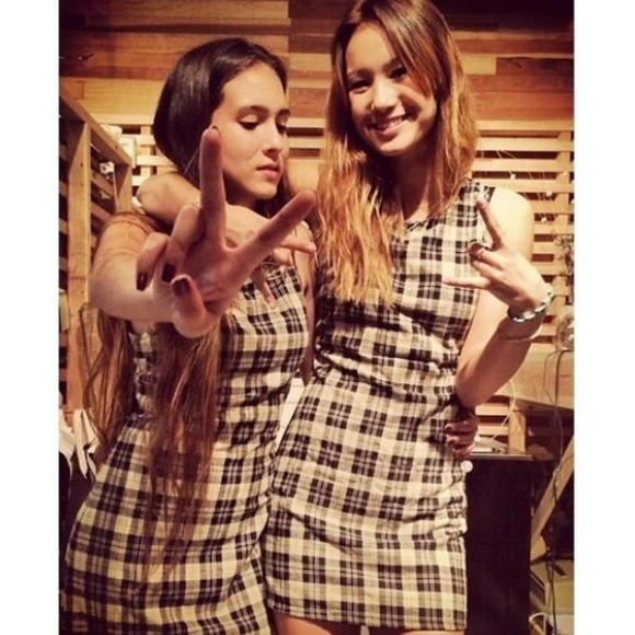 plaid dress 👽