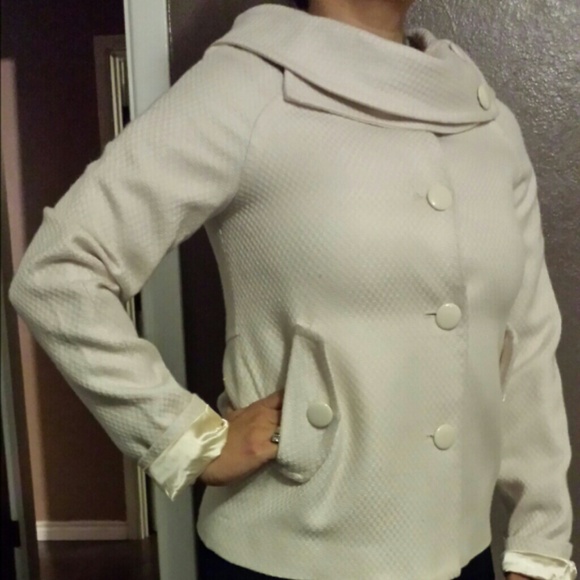 Jacket w/detailed neck size M - Picture 1 of 4