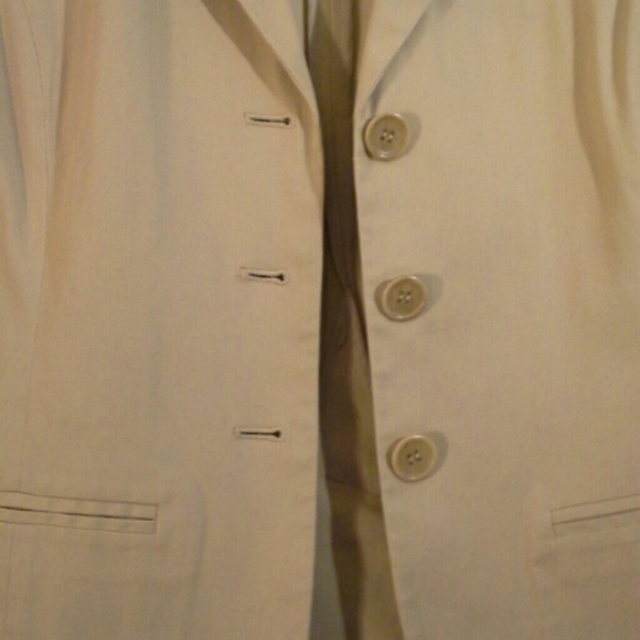 Perfect Beige Textured Kenneth Cole 3Button Jacket - Picture 3 of 4