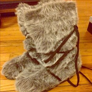 Bakers fur boots
