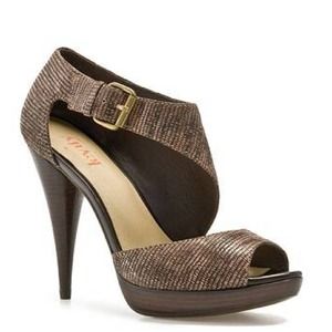 Levity Edda Sandals in Coffee