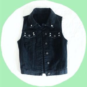 🌸Studded Black Denim Vest🌸