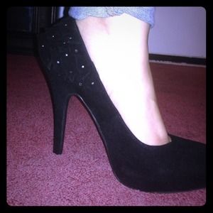 NEW IN BOX Black Sexy Heels