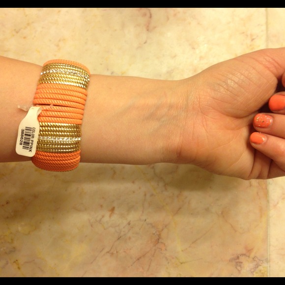 Francesca's bracelet - Picture 2 of 3